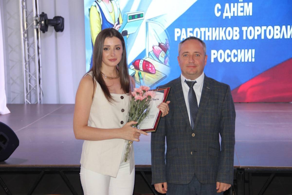 Александр Анохин поздравил работников торговли Рузаевского района с профессиональным праздником