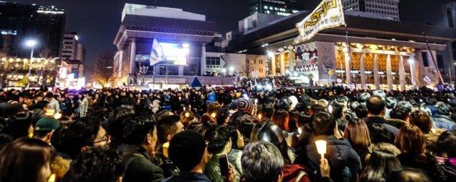 В Южной Корее произошли столкновения сторонников Пак Кын Хе с полицией