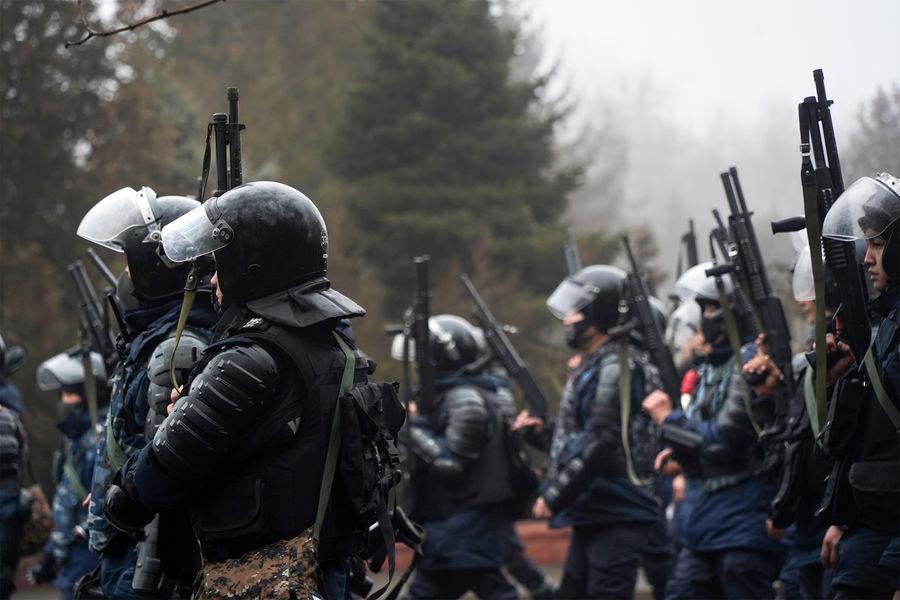 Число погибших при беспорядках силовиков в Казахстане увеличилось до 17 человек