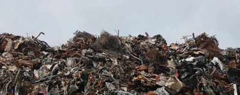 В Нальчике жители домов на улице Мальбахова пожаловались на переполненные мусорные контейнеры