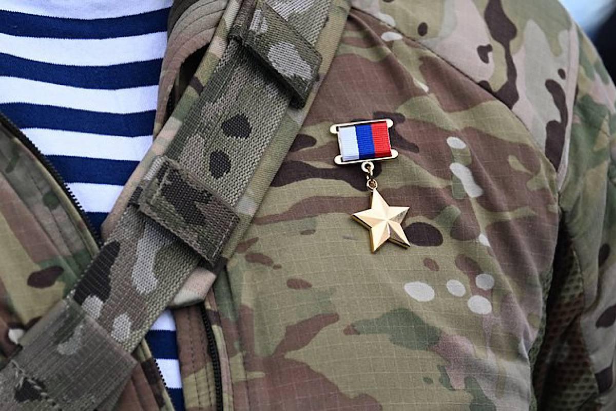 Путин передаст Звезду Героя России вдове погибшего в Курской области Сергея Чебнева