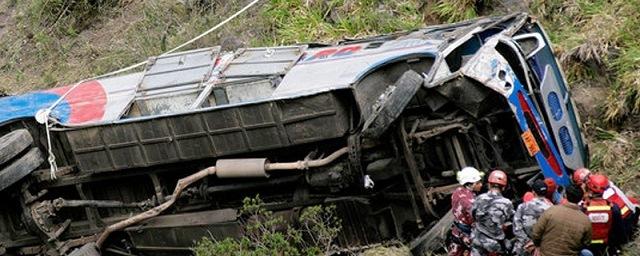 На юге Боливии в ДТП с пассажирским автобусом погибли 13 человек