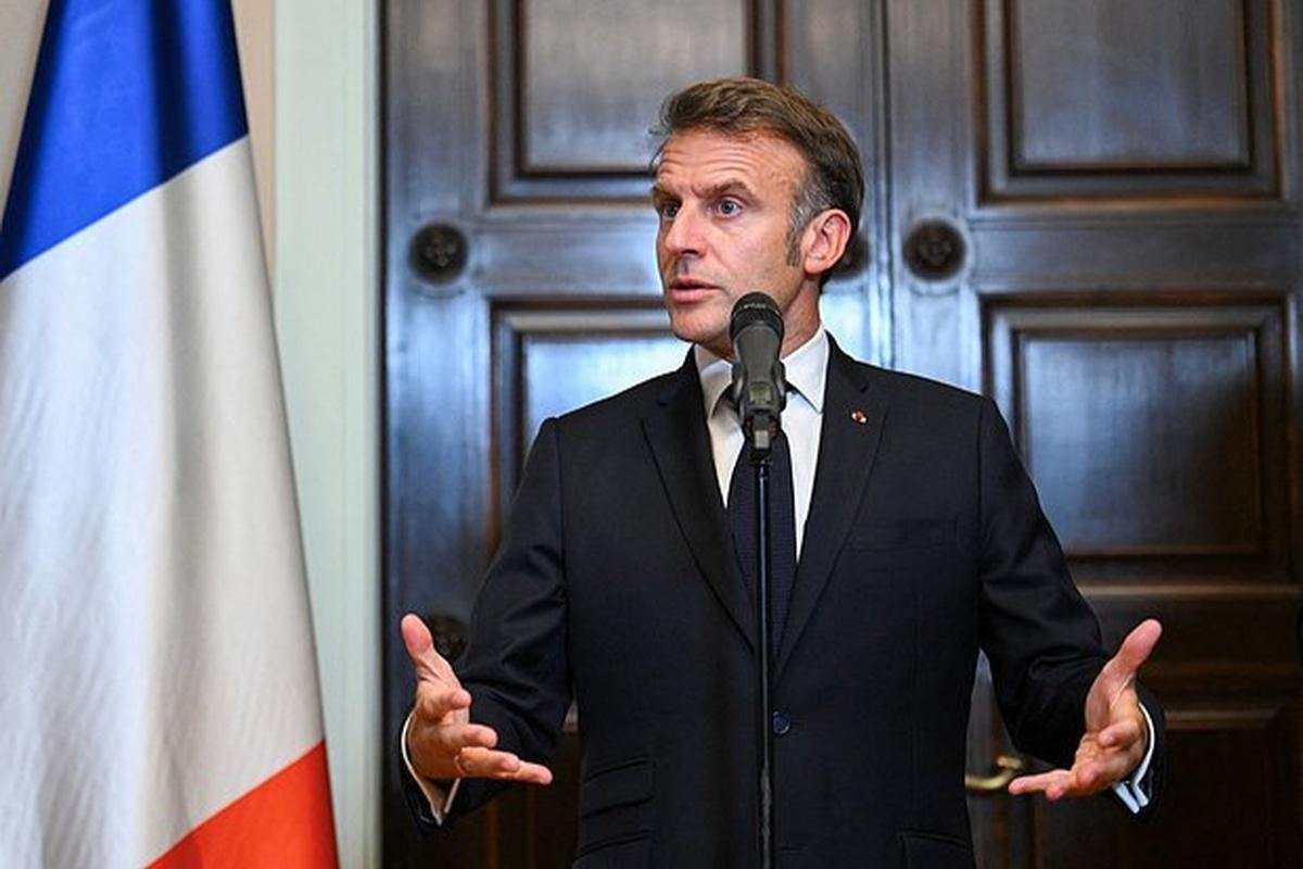 Макрон заявил, что усилит давление на Россию