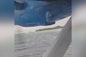 A plane with Russian tourists made an emergency water landing in the Maldives