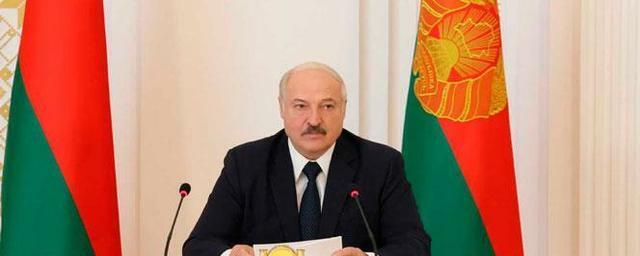 Лукашенко пригрозил направить армию на протестующих