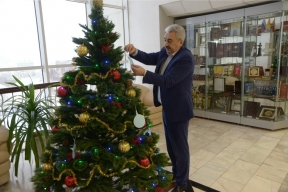 Леонид Черкесов: Активисты «Единой России» поздравляют с новогодними праздниками ветеранов и юных жителей Чувашии