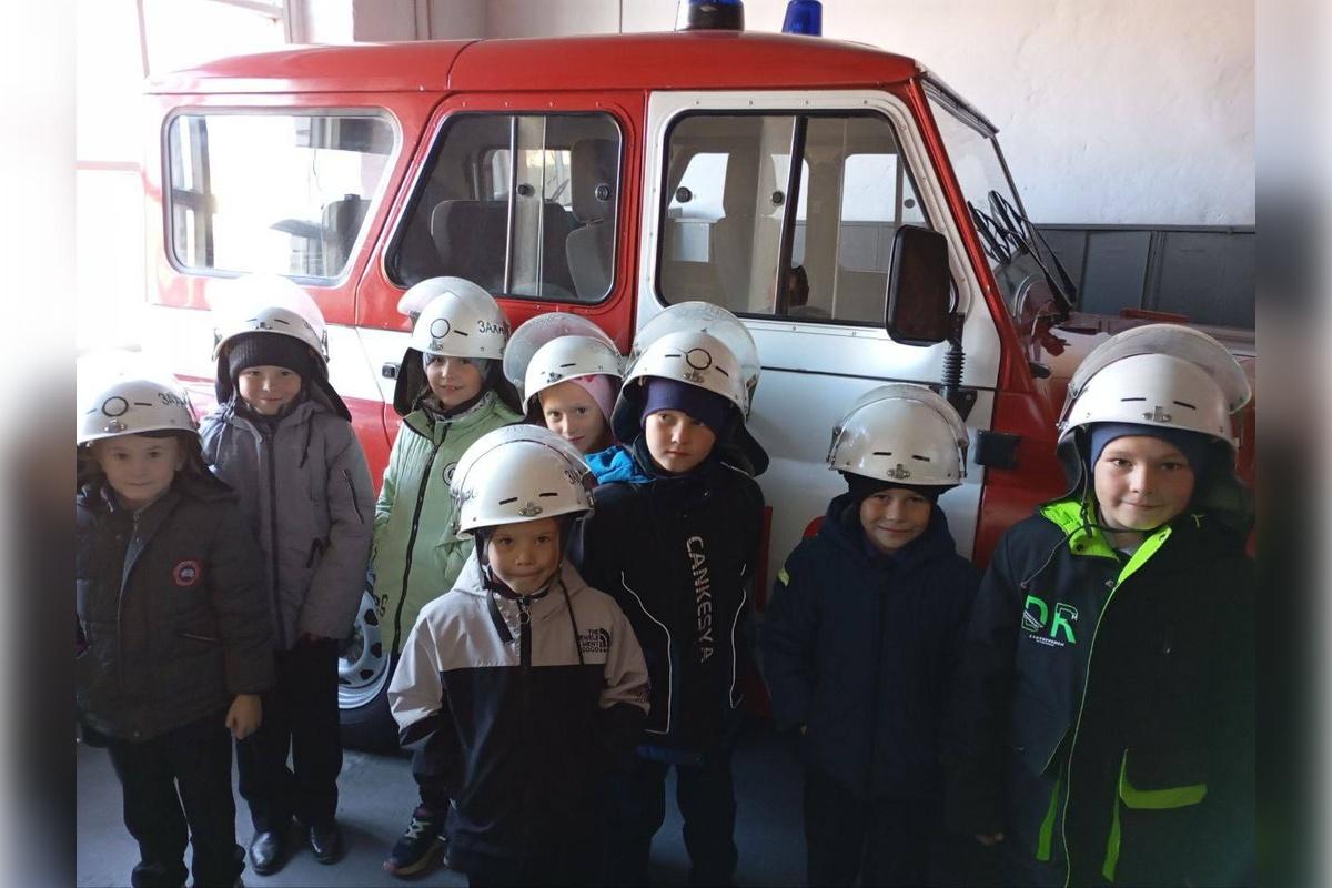 Губернатор Александр Осипов: В пожарной части села Захарово прошел День открытых дверей для первоклассников