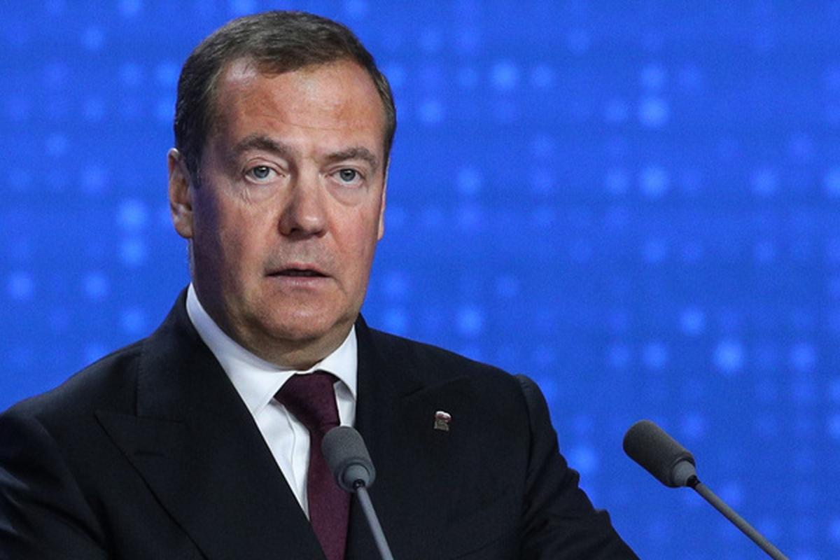 Медведев прокомментировал слова Фон дер Ляйен о санкционном ударе по России