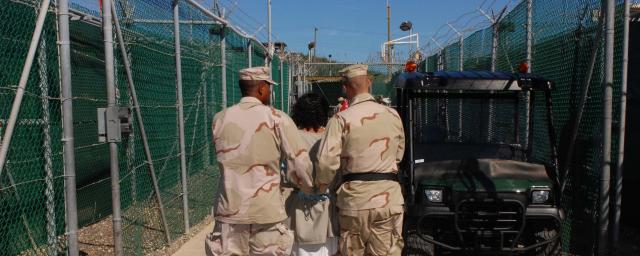 Минобороны США временно отказалась от планов привить заключенных Гуантанамо