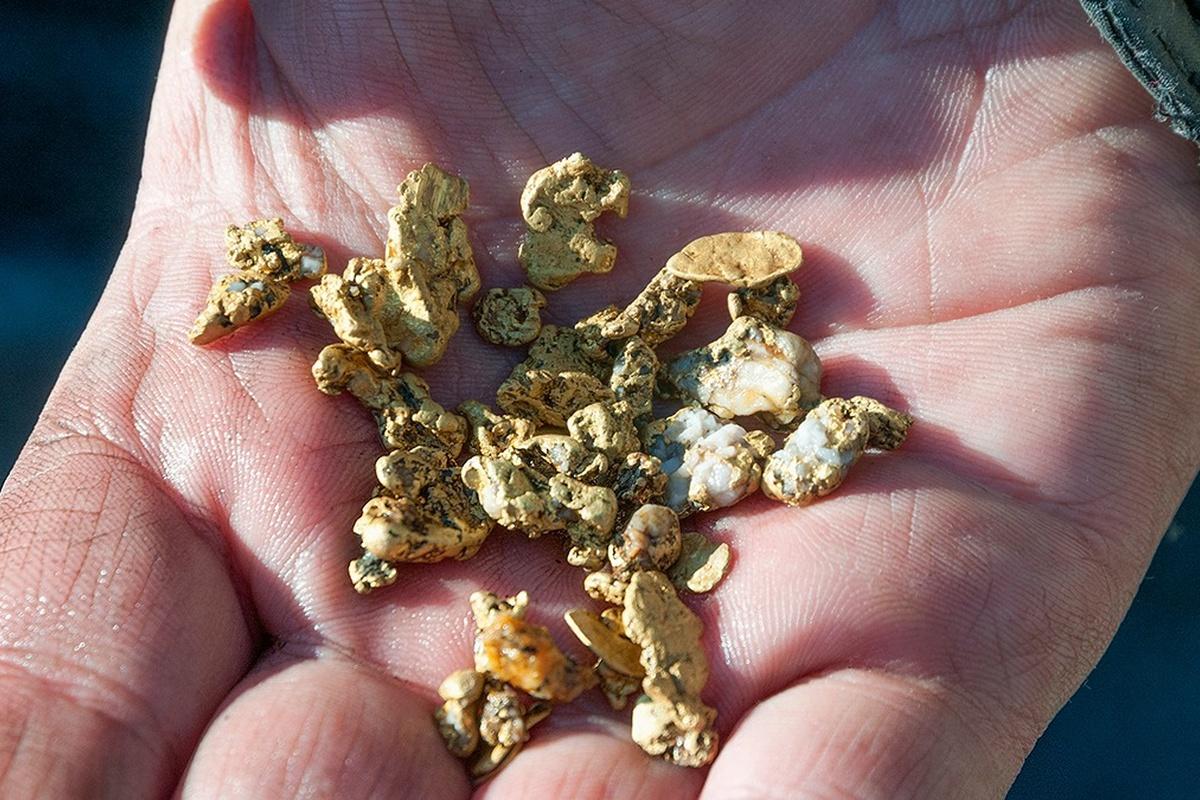 К маю 2025 года в Магаданской области добыли почти 15 тонн золотой руды