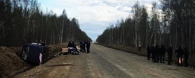 В Хабаровском крае перевернулся автобус с вахтовиками