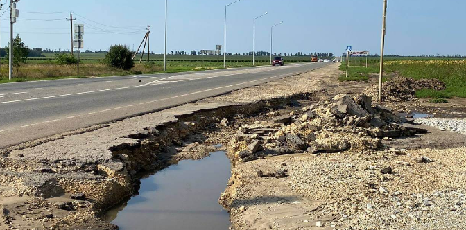 Возле поселка Виноградного под Анапой переделают ливневку