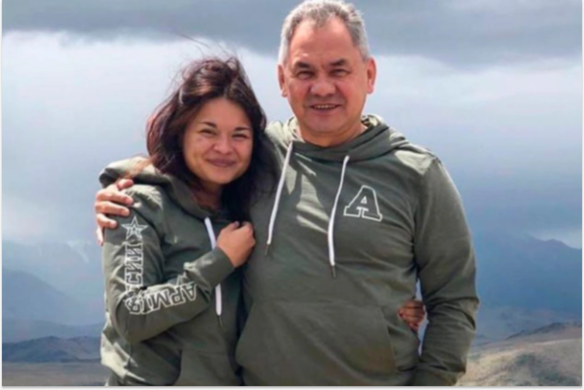 Ксения Шойгу порадует отца картиной собственного авторства на 70-летие