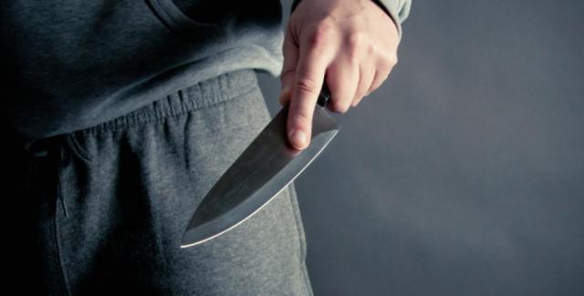В Новосибирске водитель маршрутки выгнал пассажиров с помощью ножа