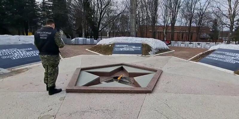 В Ленинградской области неизвестный осквернил мемориал павшим воинам