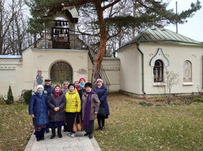 Чеховские пенсионеры посетили религиозные достопримечательности в Домодедове