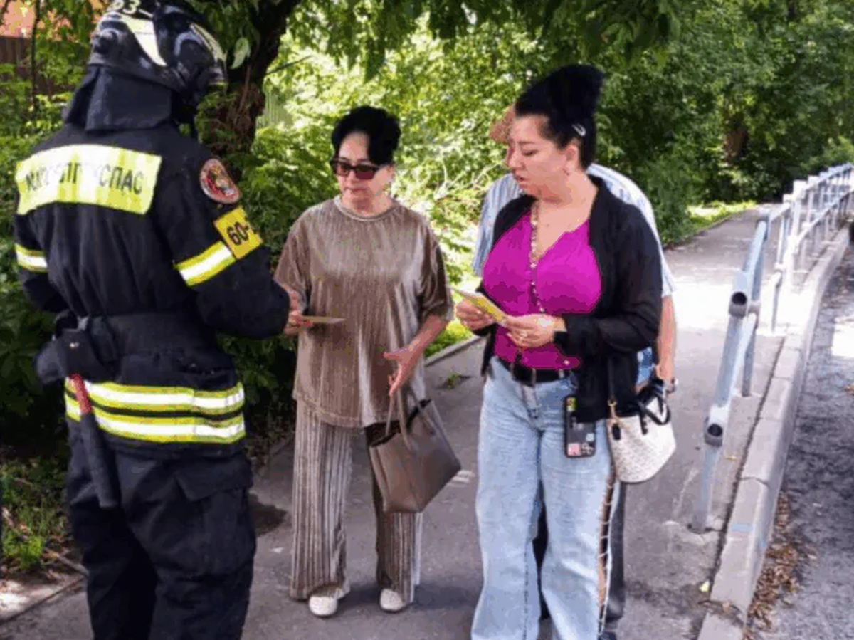 В Правдинском Городского округа Пушкинский пожарные провели беседы о безопасности с жителями