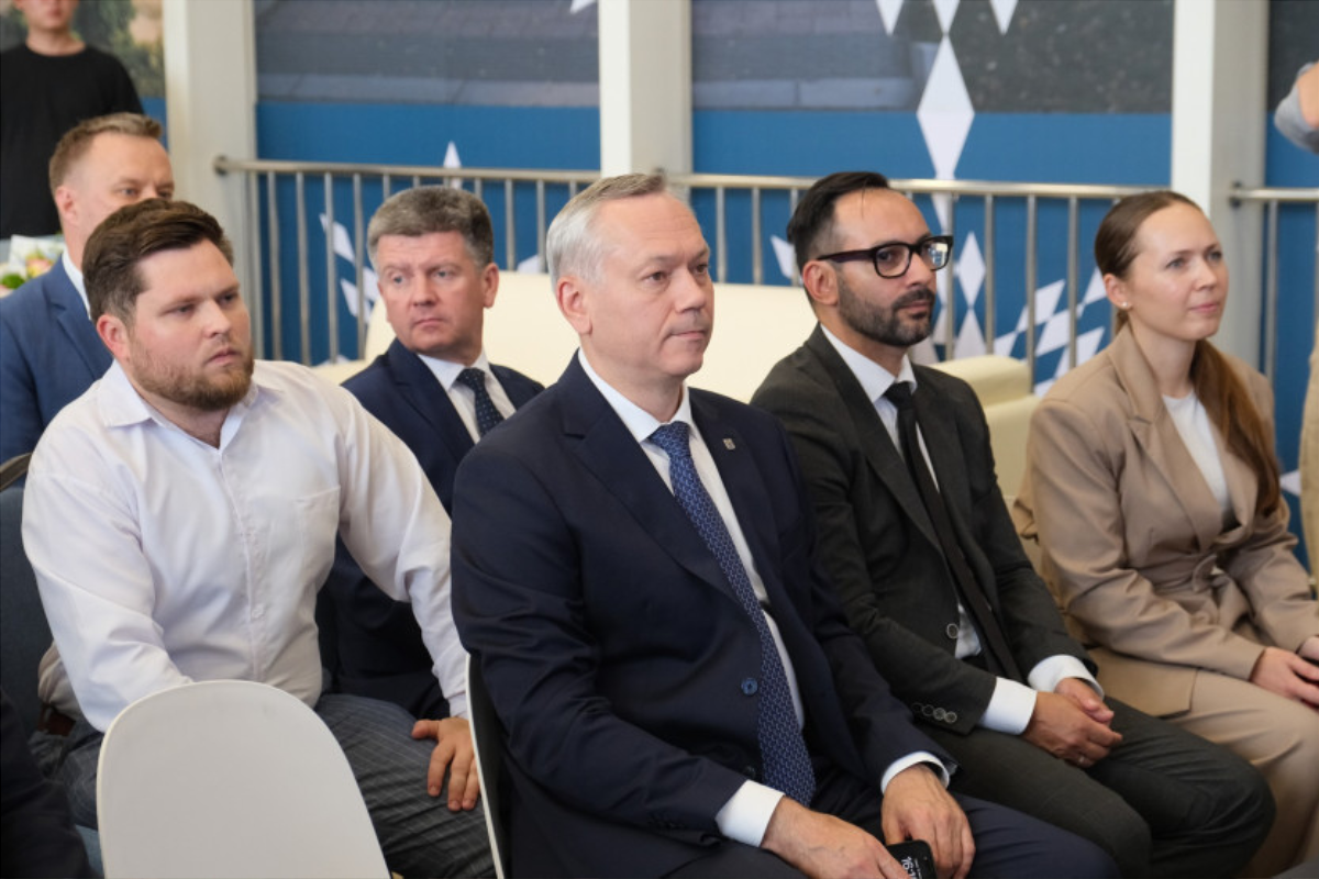 Делегация Новосибирской области подписала ряд документов в Информационно-деловом центре НСО в Китае