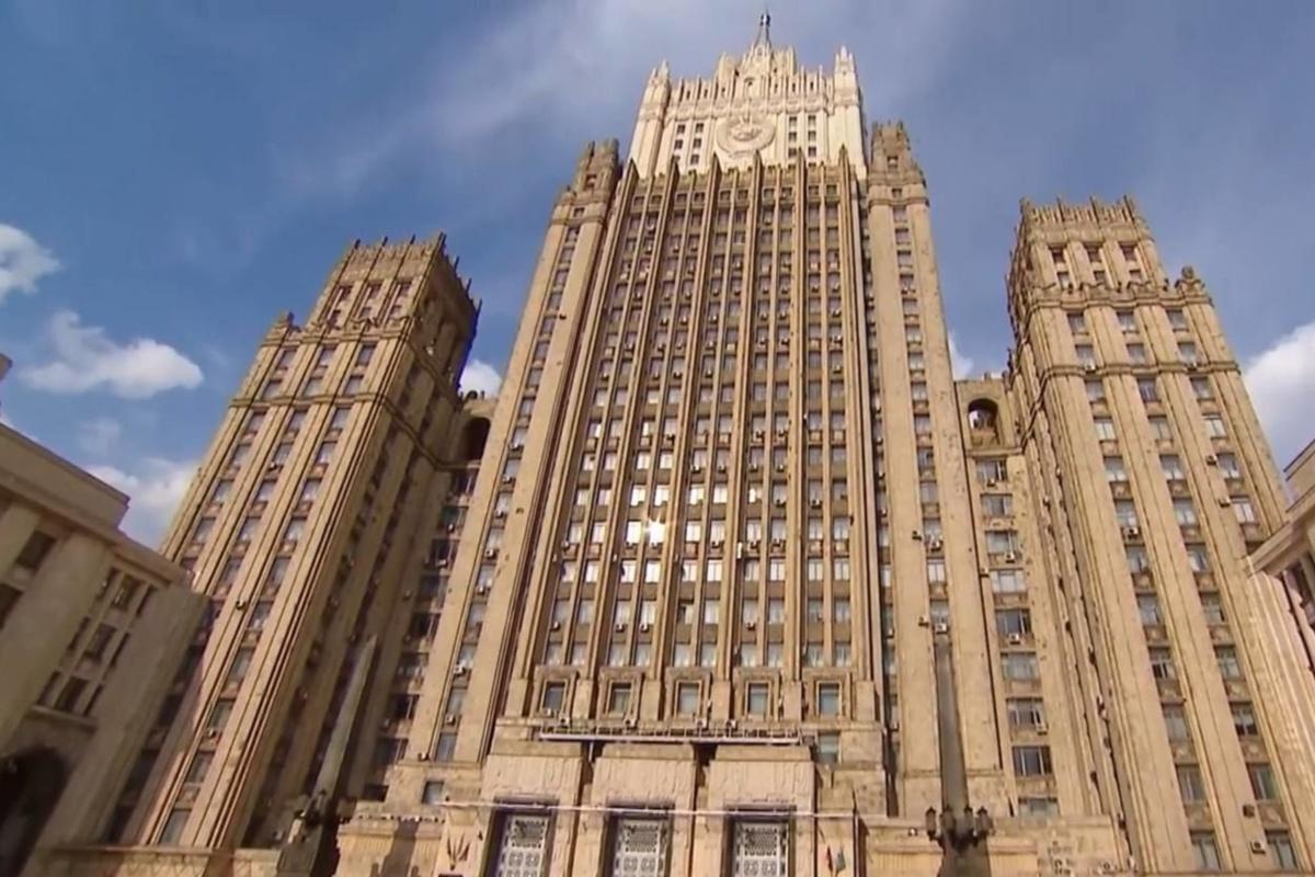 В МИД РФ призвали международное сообщество осудить Киев за удар по Алешкам