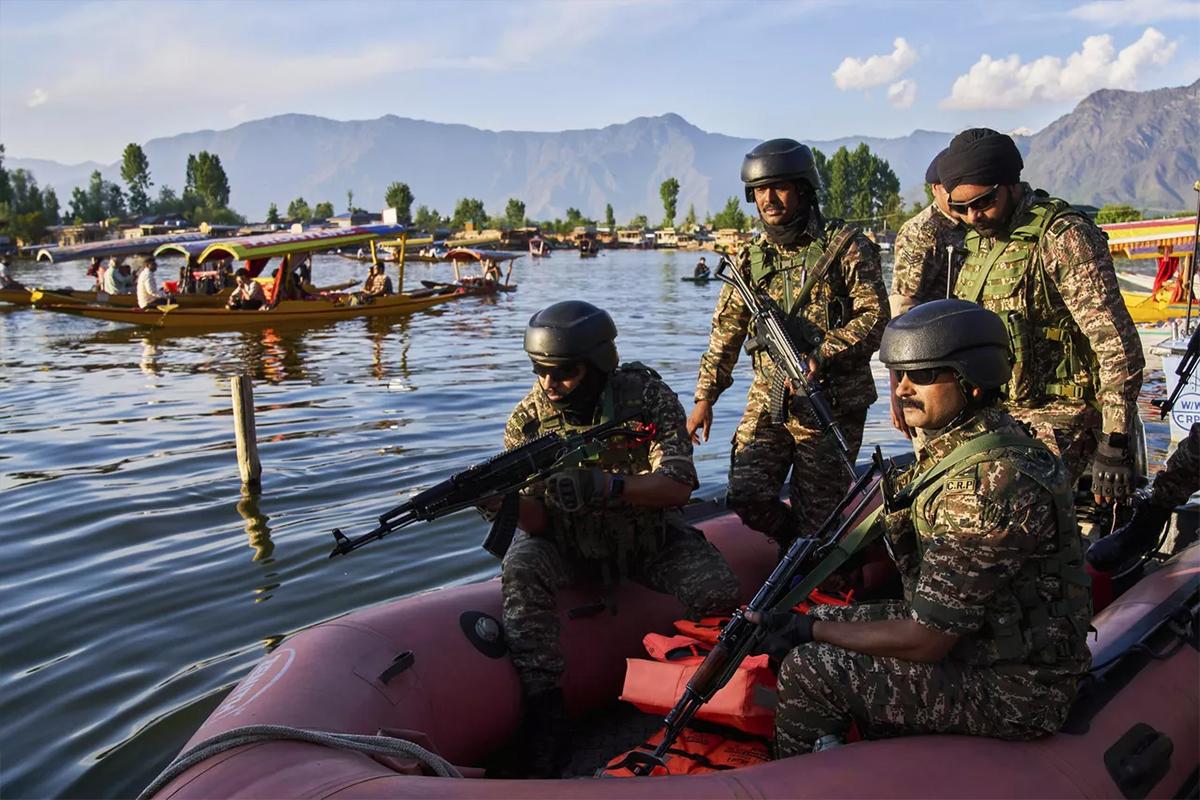 Пакистанский министр заявил о планах Индии ударить в течение трех суток