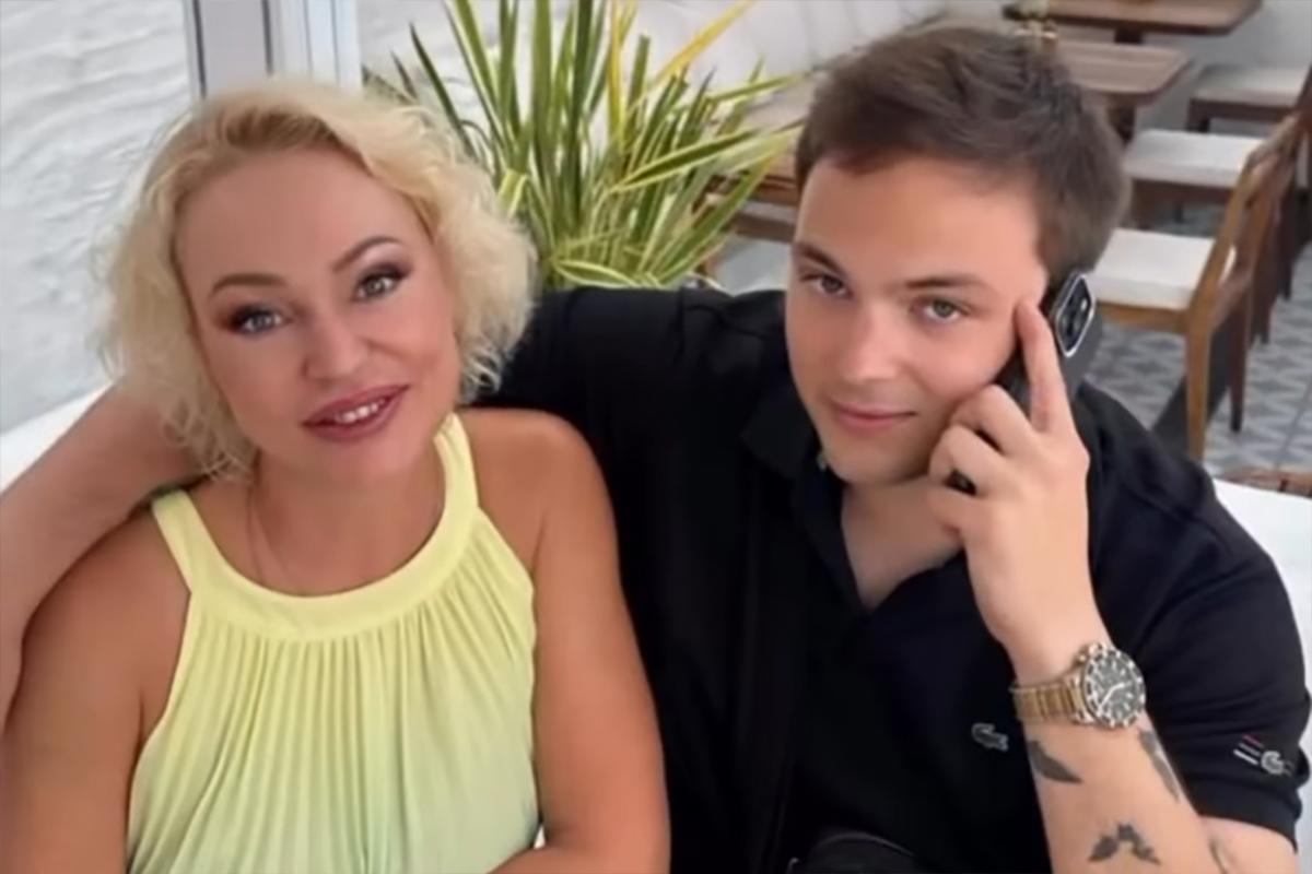 Алла Довлатова неделю рыдала в опустевшей комнате сына: «Я видела его медали, кубки и старые игрушки»