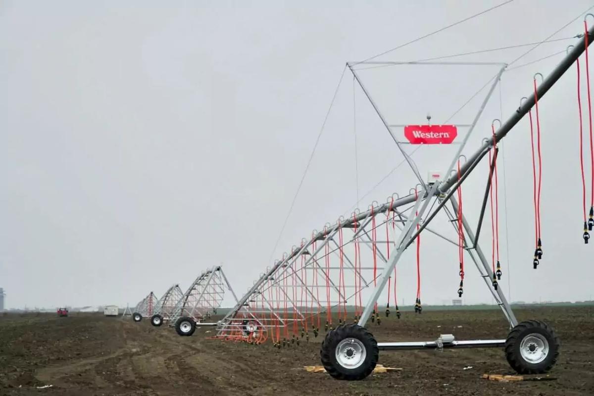 В Дагестане показали инновационную поливальную установку из Саудовской Аравии