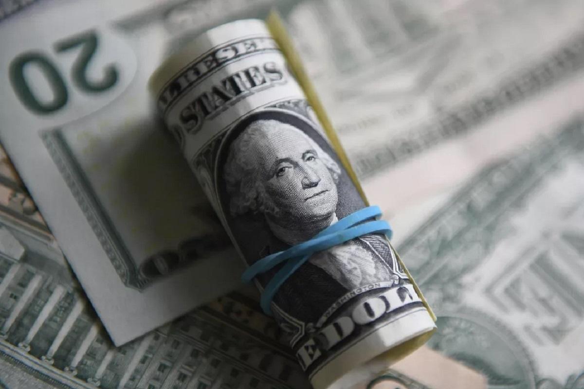 Эксперт предсказал кратковременное укрепление рубля на фоне возможных переговоров Путина и Зеленского