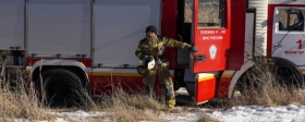 В Волгоградской области бездомный залез в чужую машину, покурил и сгорел в ней
