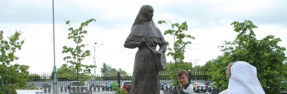 В Красногорске на территории военного госпиталя установили памятник сестре милосердия Даше Севастопольской