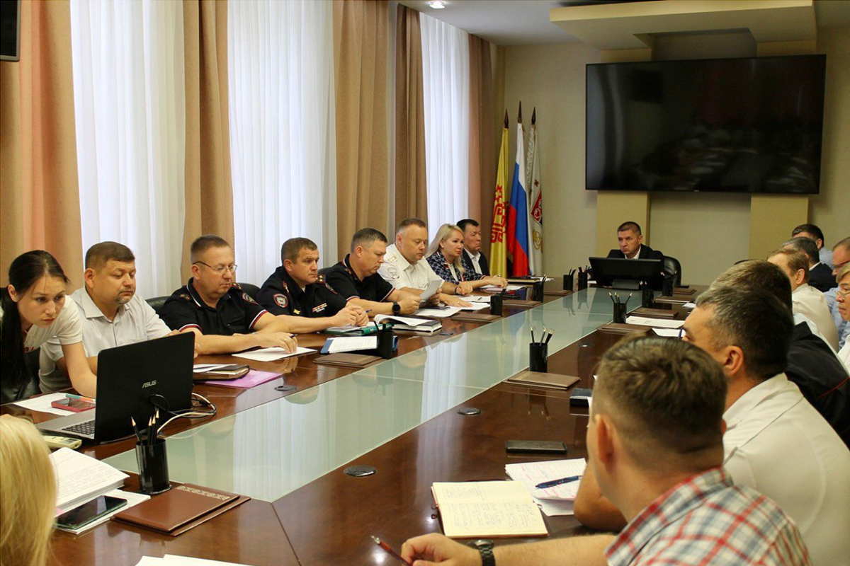 Владимир Доброхотов обсудил с правоохранителями вопросы безопасности на праздновании 555-летия Чебоксар