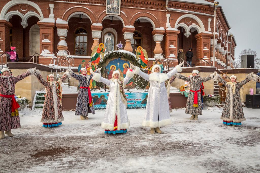 В храмах Приморья прошли рождественские богослужения