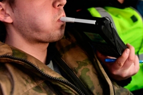 С 1 сентября изменился интервал между двумя продувами алкотестера до 15-25 минут