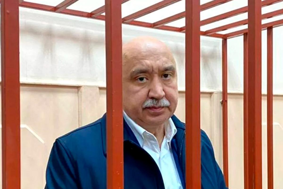 Экс-ректору КФУ Ильшату Гафурову прокуратура запросила 25 лет строгого режима