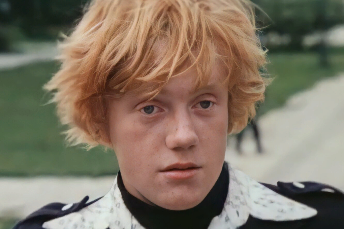 «Оправдал свою фамилию». Почему рыжий «Гусь» из «Приключений Электроника» ушел из кино