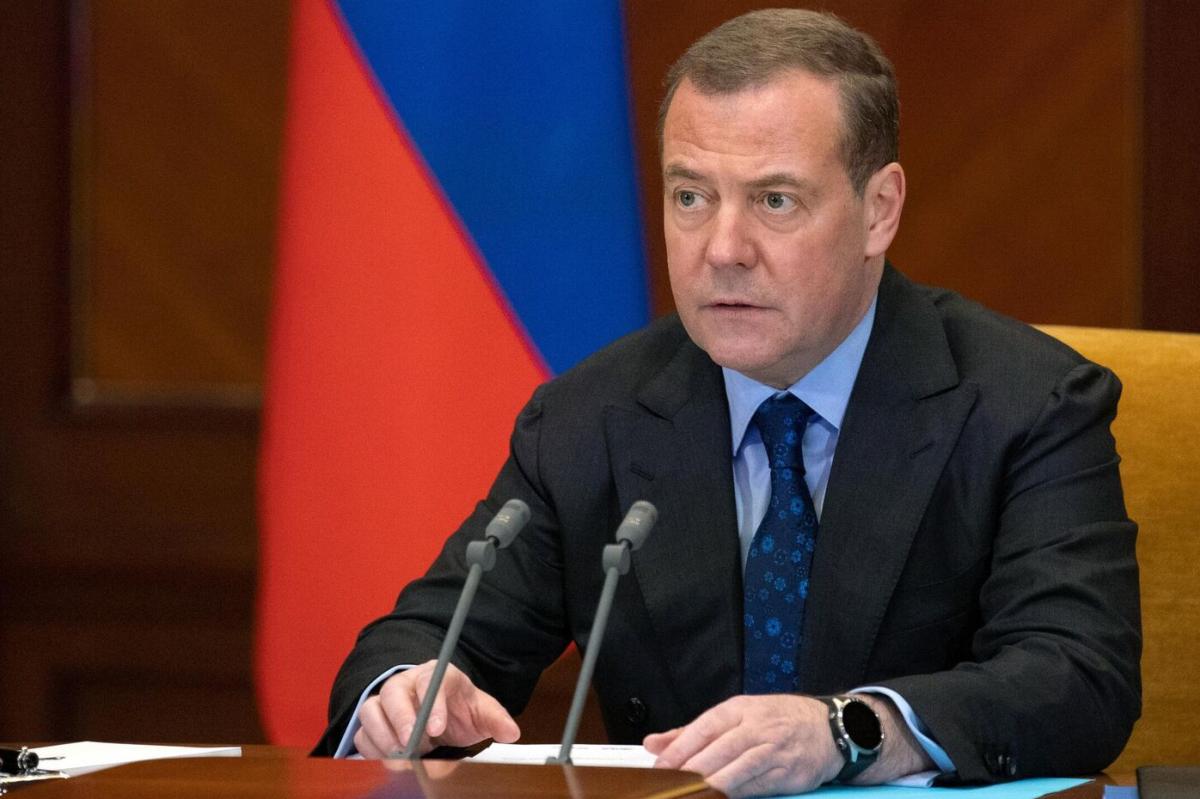 Швейцарская газета обиделась на слова Медведева о саммите по Украине