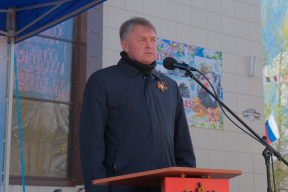 «Память о подвиге Героев ВОВ помогает выстоять новым поколениям»: Спикер Заксобрания Кировской области Роман Береснев принял участие в памятных акциях ко Дню Победы в Оричах и Верхошижемье