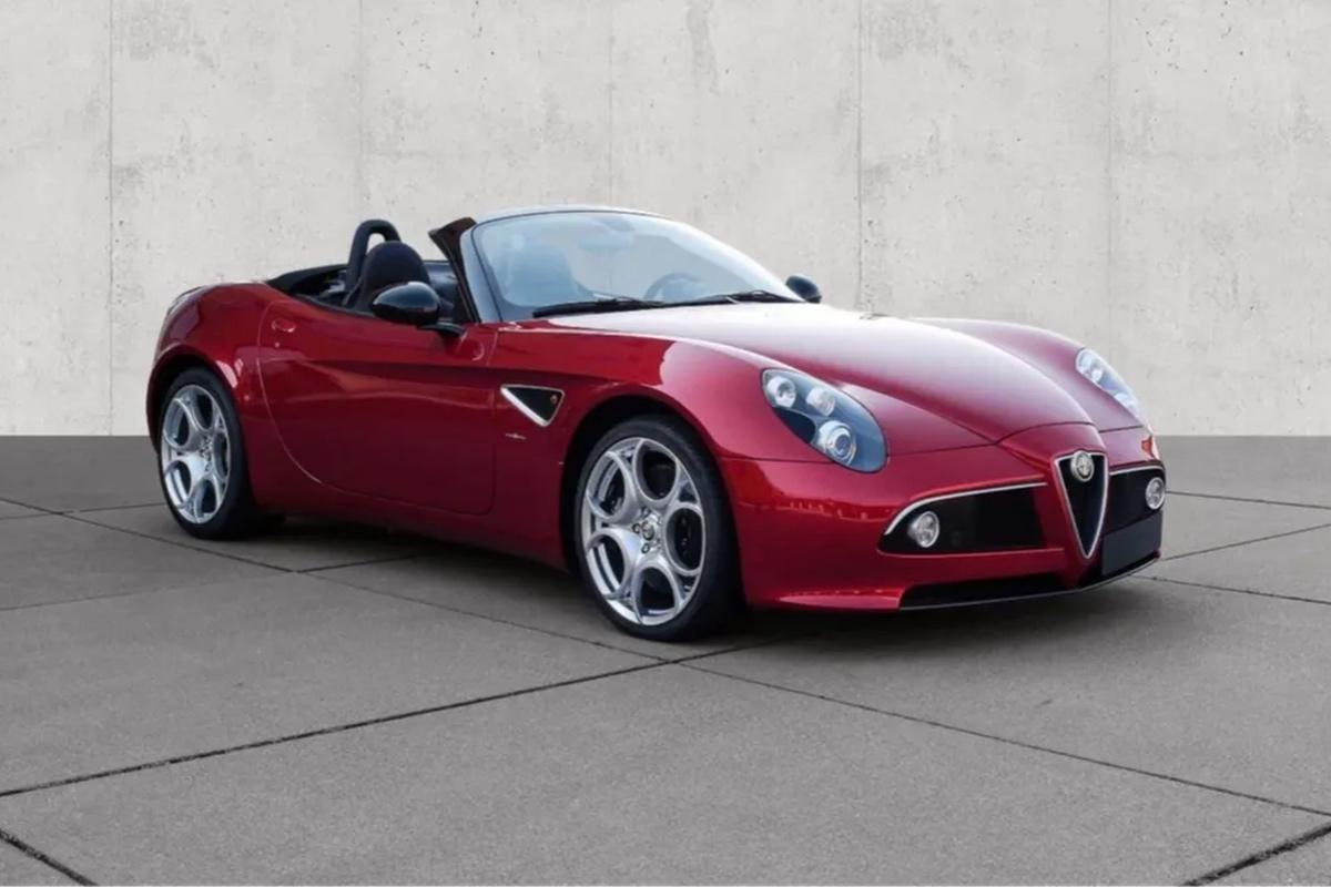 Редчайший родстер Alfa Romeo с минимальным пробегом выставили за миллионы