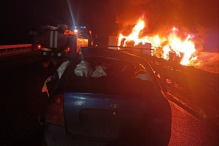 Неизвестный облил девушку кислотой на парковке жилого комплекса в Екатеринбурге