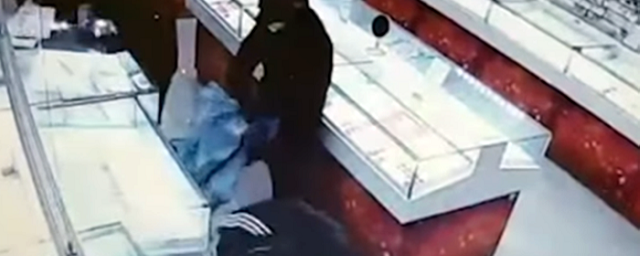 В Подмосковье задержали подозреваемых в ограблении ювелирного магазина