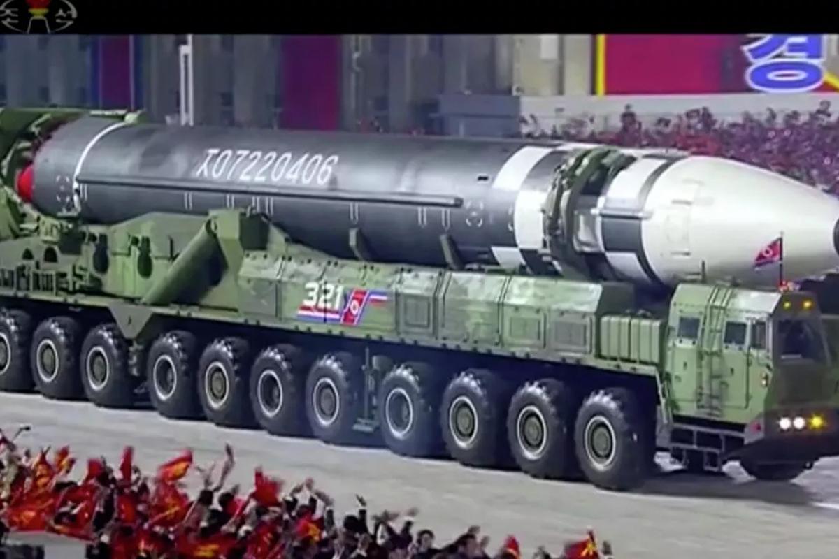 Эксперт назвал два сценария для испытания КНДР новейшей ракеты «Хвасон-20»