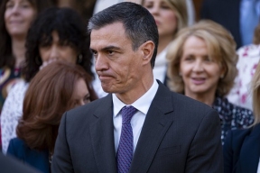 Судебные тяжбы жены вынудили премьера Испании Санчеса приостановить выполнение своих обязанностей