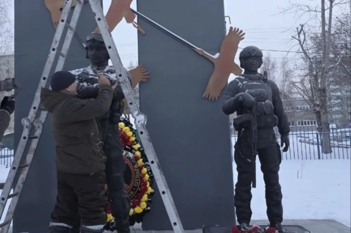 В Братске неизвестные разгромили монумент ветеранам СВО