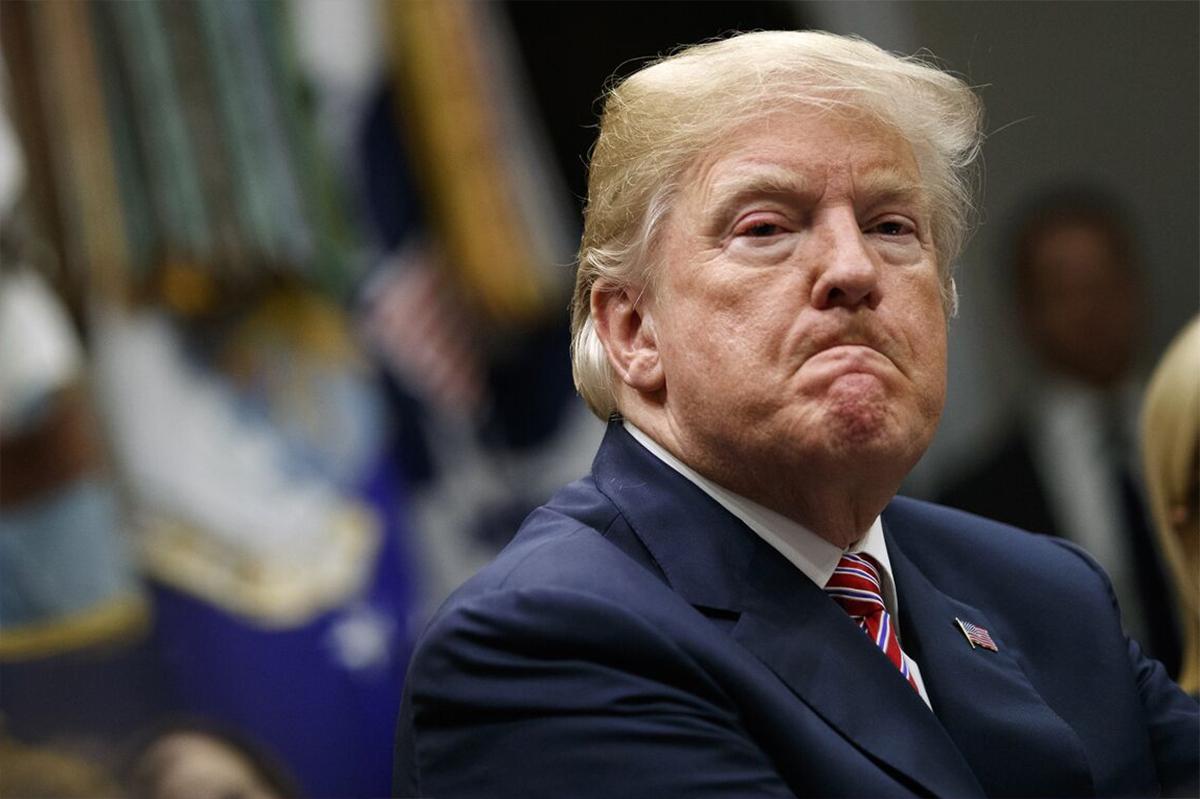 Трамп пришел в ярость из-за появившейся информации в СМИ о нем и Эпштейне