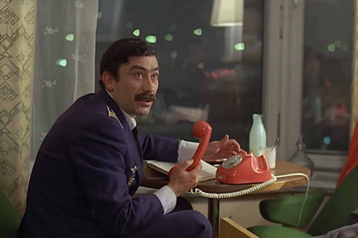 Корова могла не полететь. Какие киноляпы полвека не замечали в фильме «Мимино»?