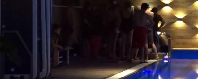 В бассейне ярославского фитнес-центра утонул 38-летний посетитель