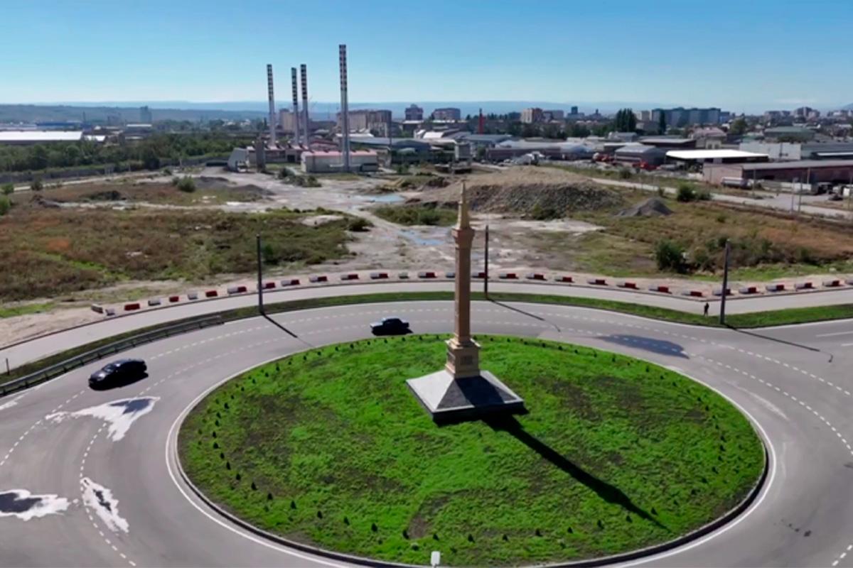 Мэр Алексей Баскаев призвал жителей поддержать стелу 200-летия Черкесска в онлайн-голосовании в категории «Большие города»