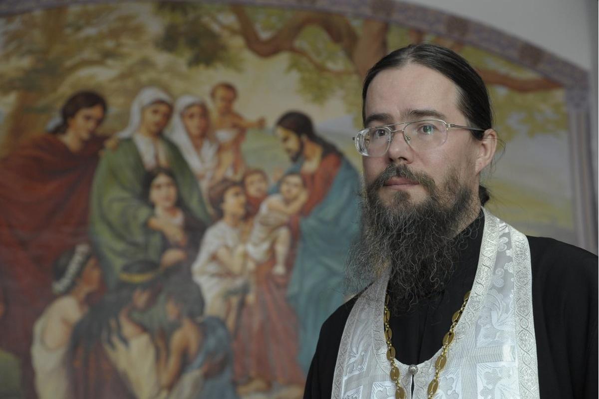 Протоиерей РПЦ предрёк смерть тем, кто свяжет жизнь с мусульманином