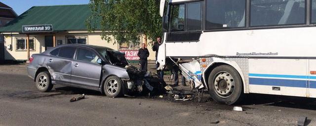 В Иркутской области в ДТП с автобусом пострадали шесть человек