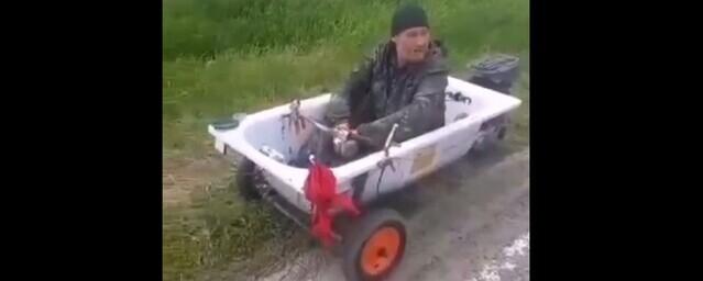 Пьяный мужчина катался в ванне на колёсах по кубанской станице Кугоейской — Видео