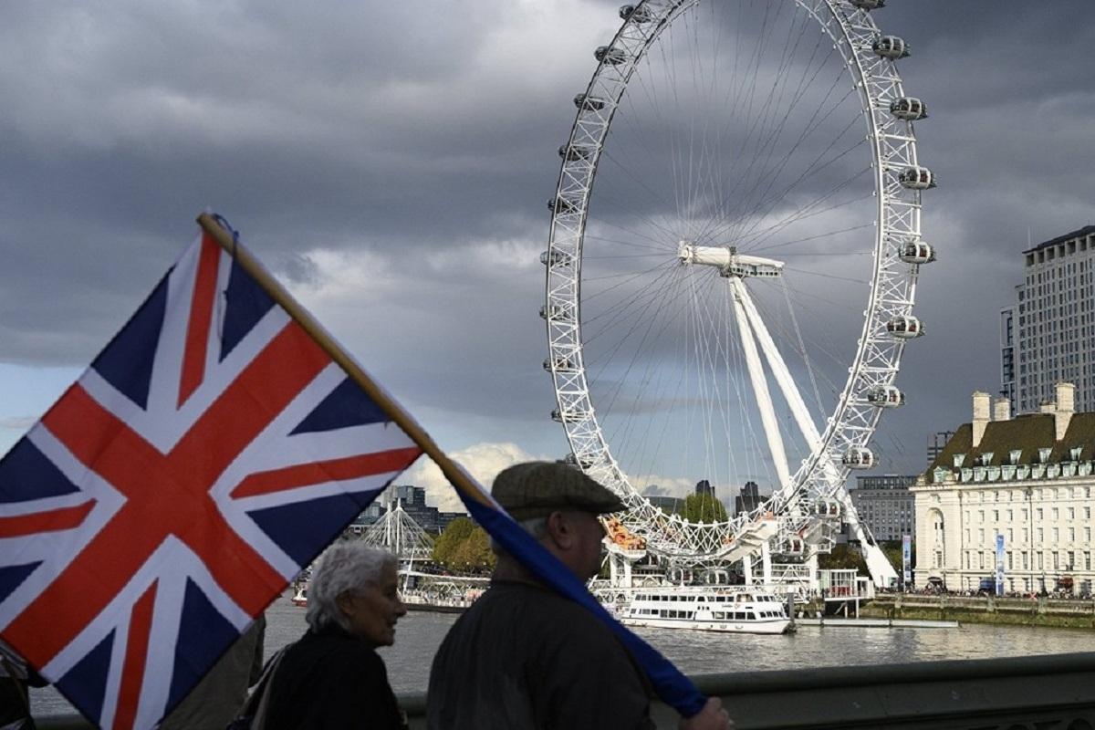 Британия молча закупила мобильные морги: страна готовится к военному конфликту?